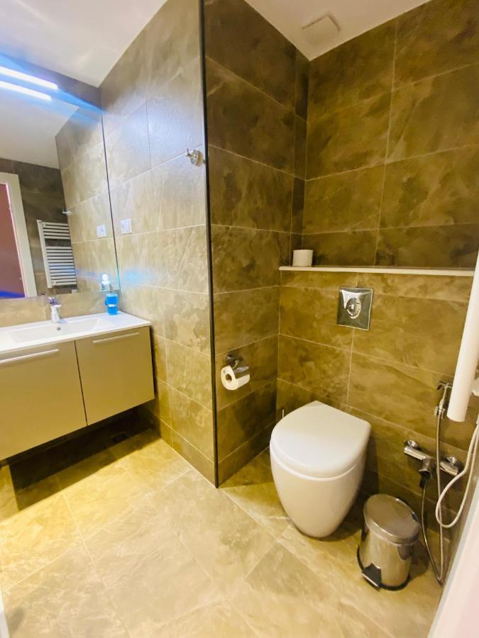 Alliance Home Batumi Esterno foto