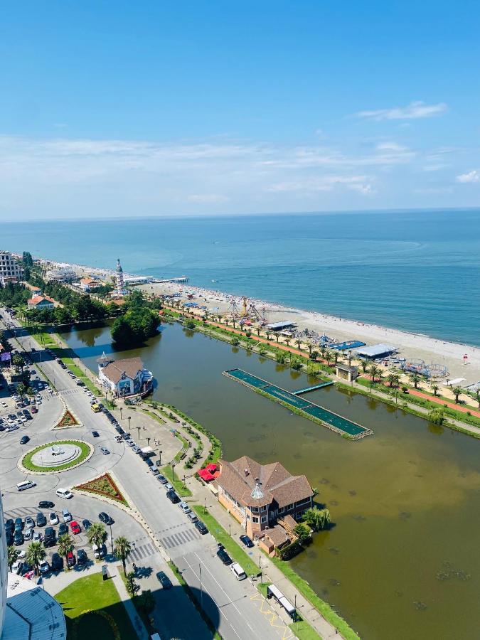 Alliance Home Batumi Esterno foto